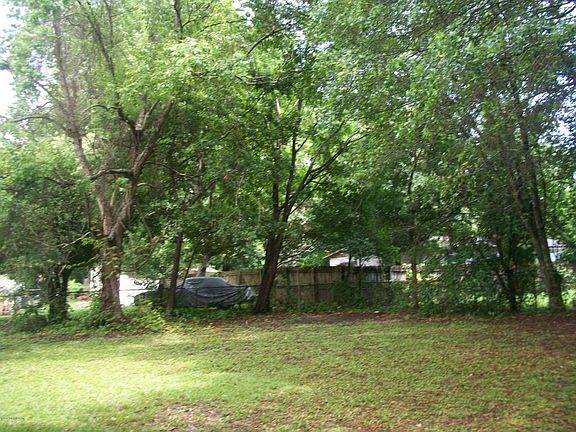 3rd image of 7226 Koleda Dr