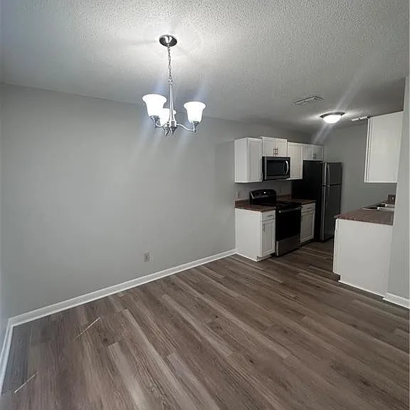 642 Mosswood Ln — Photo 7