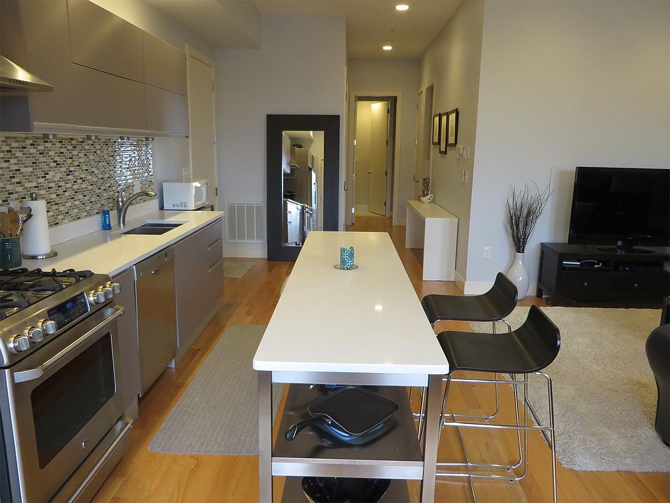 2nd image of 171 W 4th St #4