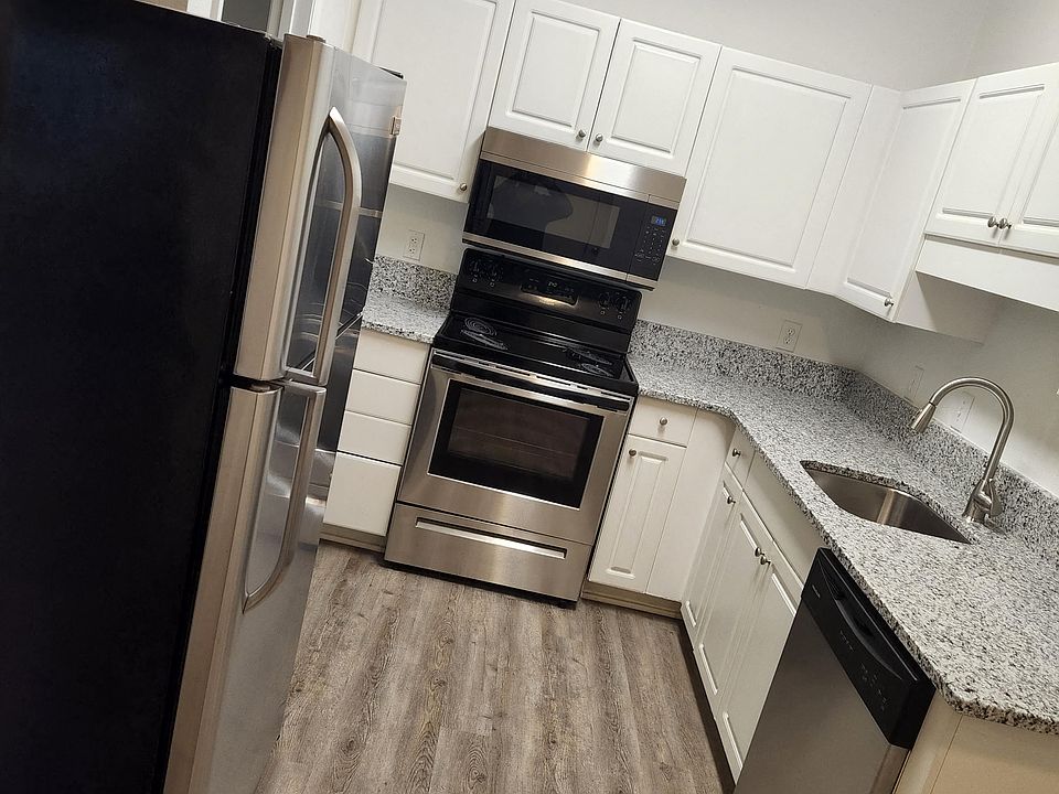 1 Bedroom Kitchen Area Premium+