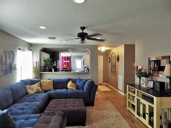 3rd image of 21926 Willow Shade Ln