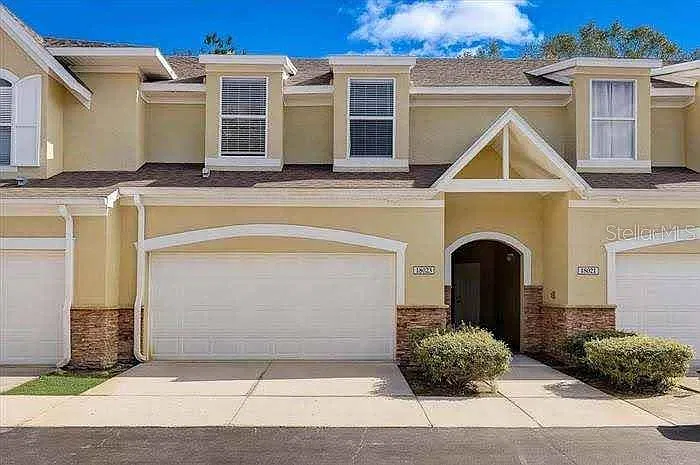 3 bed, 2.5 bath, 1736 sqft, $2,200 — Photo 1