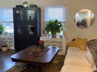 244 Ontario St #2, Saint Catharines, ON L2R 5L5