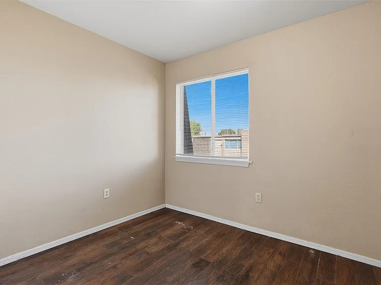 1628 Claudia Dr — Photo 24