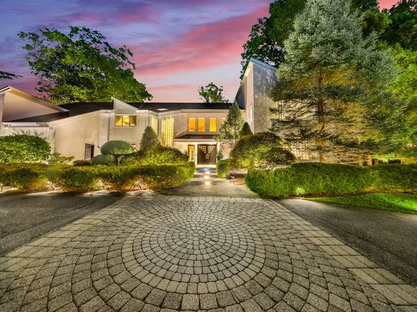 172 Truman Dr, Cresskill, NJ 07626