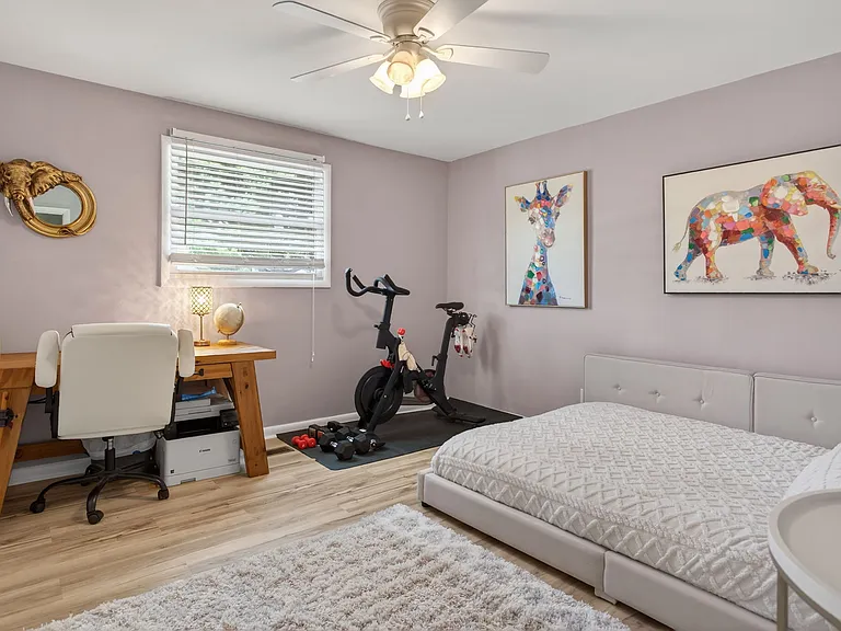 403 Holloway Dr — Photo 24