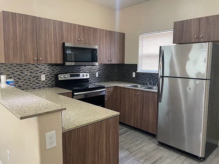 501 Carlisle Ave — Photo 9