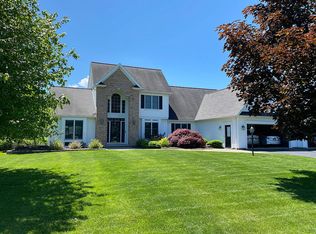 525 Spring Meadow Ln, Webster, NY 14580