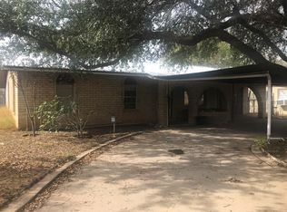 1506 Bruno St, Carrizo Springs, TX 78834