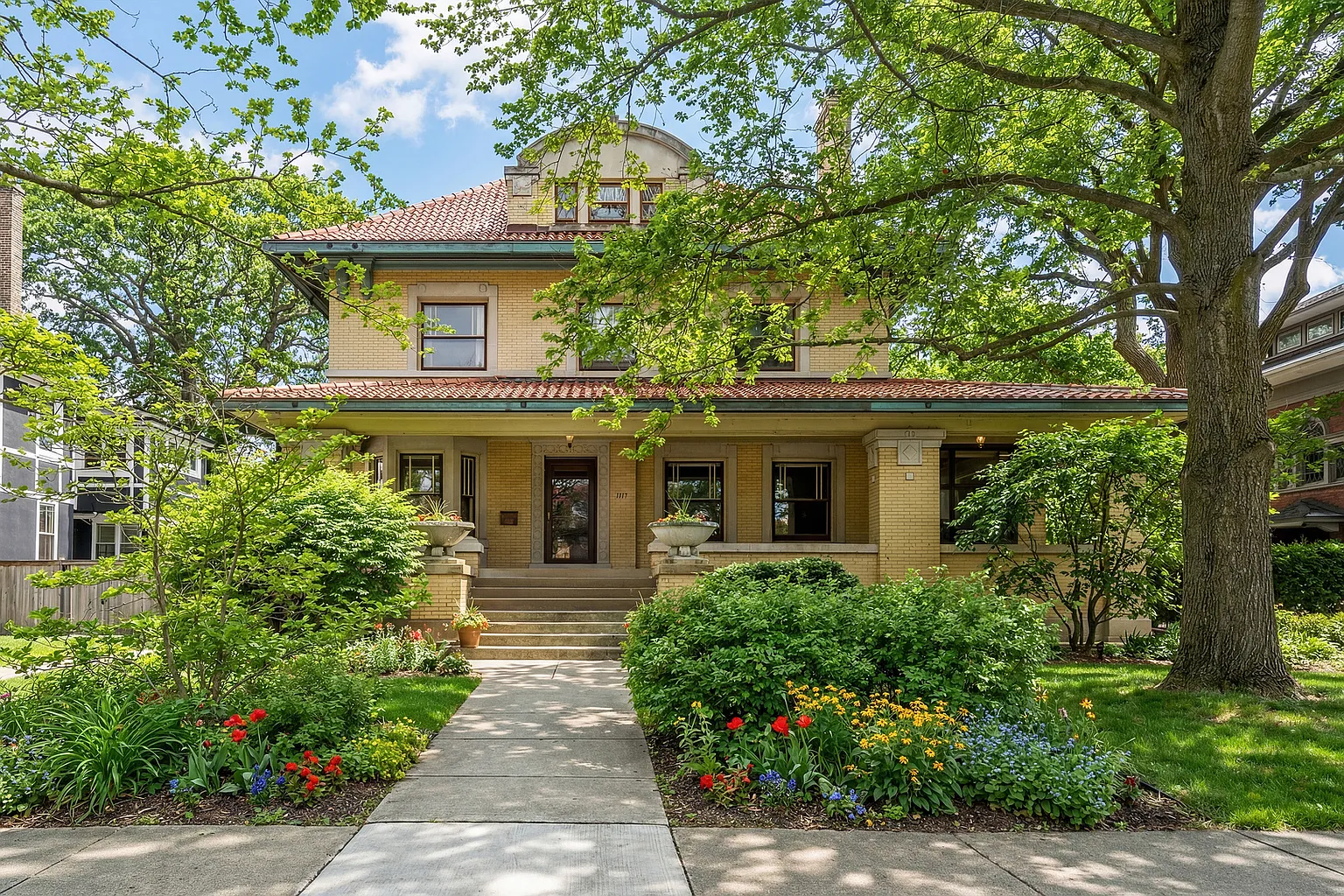 1117 Forest Ave photo 1