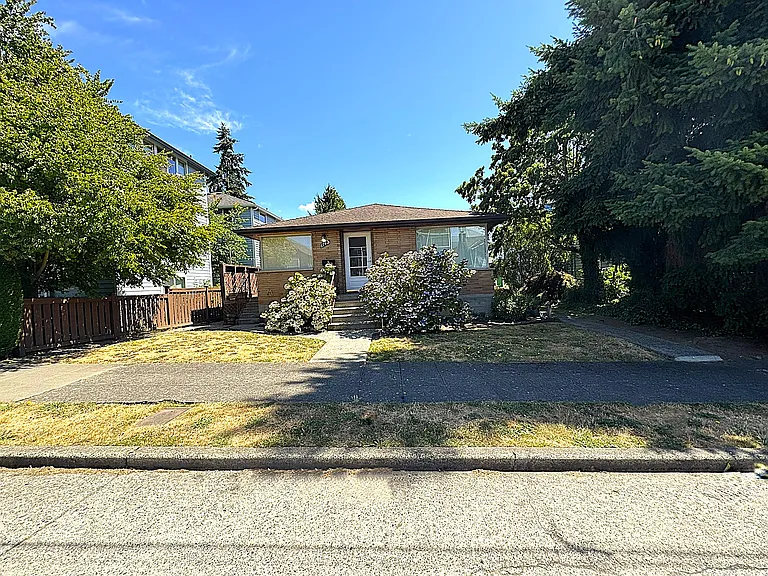 Front of house to 14th Ave NW