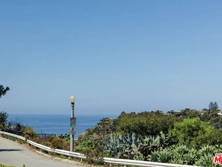 446 San Vicente Blvd #107 — Photo 32