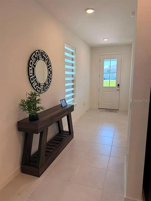 4 bed, 2.5 bath, 2466 sqft, $2,300 — Photo 4
