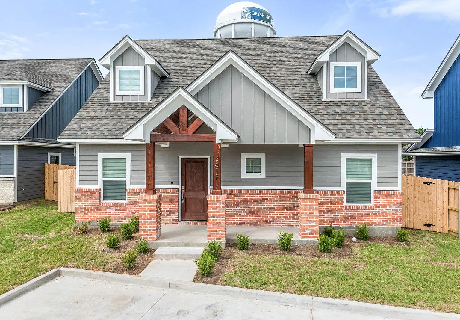 4 bed, 4.5 bath, 2150 sqft, $3,600 — Photo 1