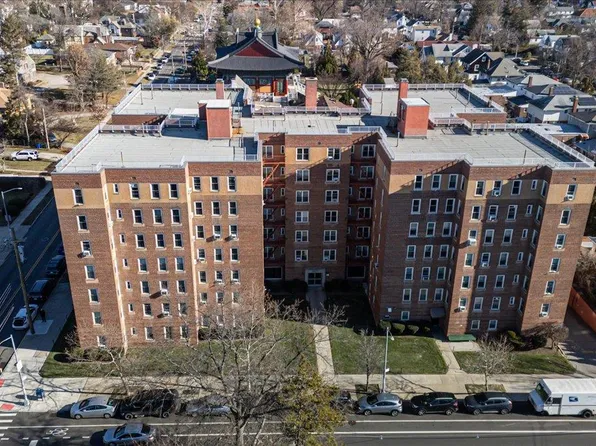 30-11 Parsons Boulevard #2T, Flushing, NY 11354