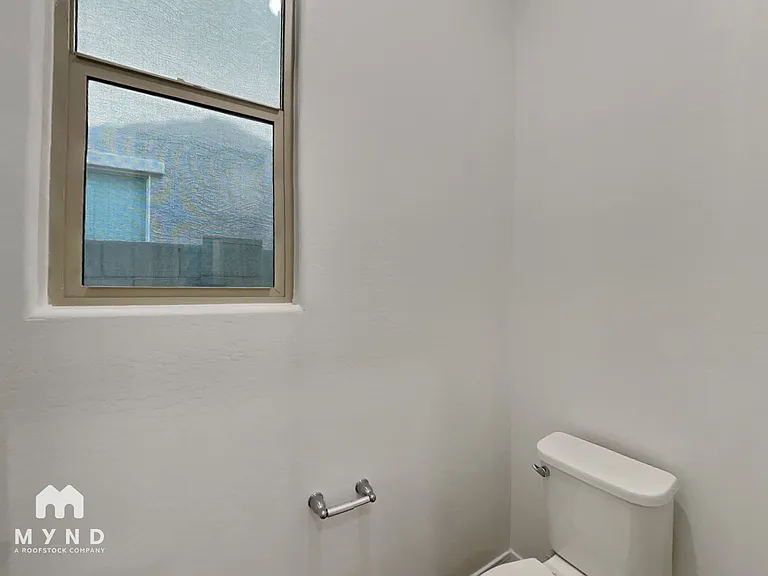 15168 W Sherman St — Photo 10