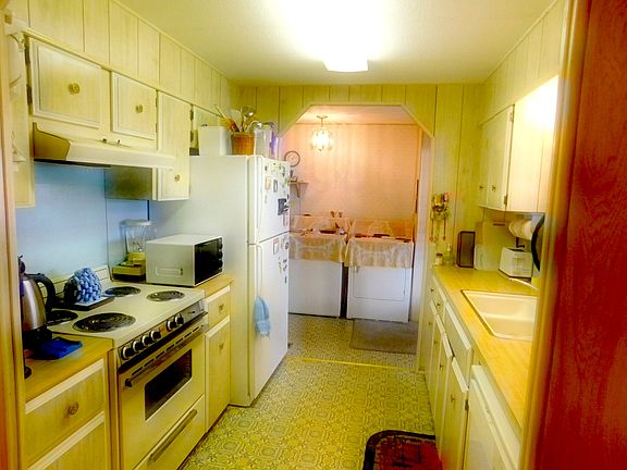 2nd image of 194 Caviller Ct
