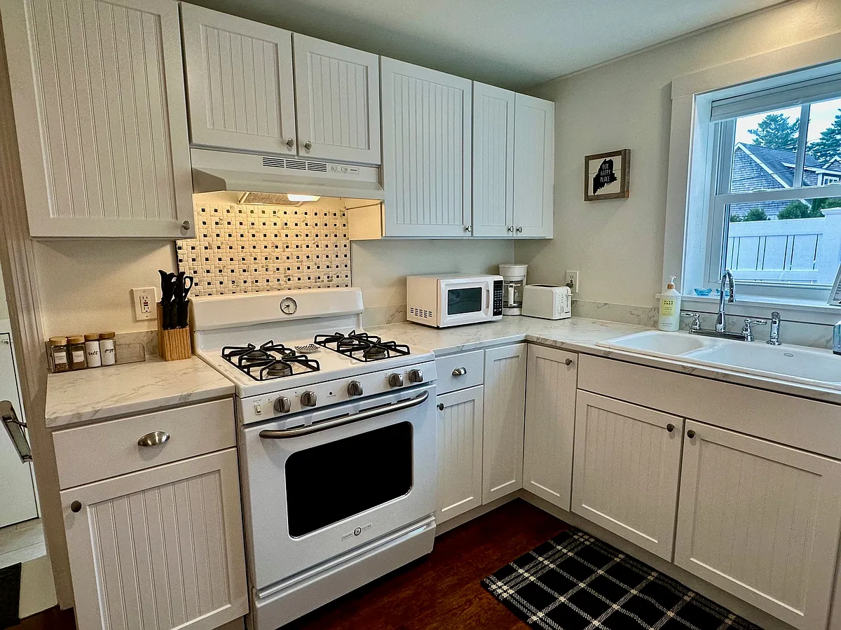 Building Photo - 27 Underwood Rd #A