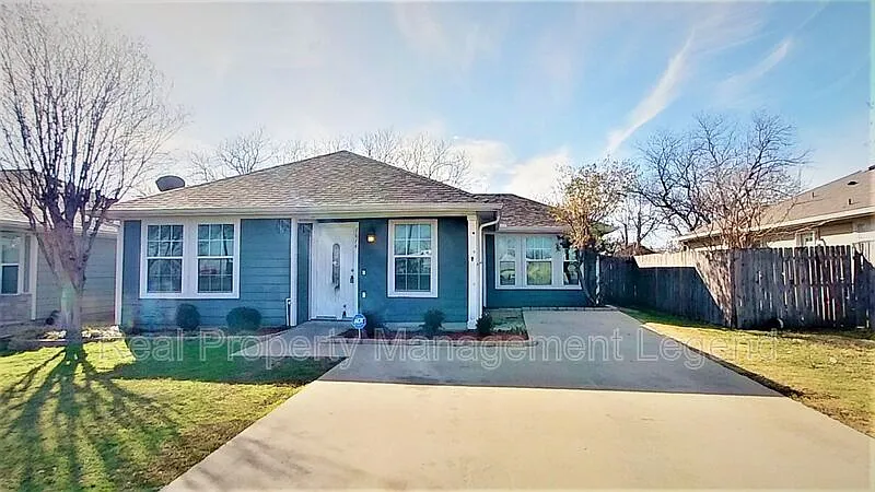 3 bed, 2.0 bath, 1148 sqft, $1,645 — Photo 2