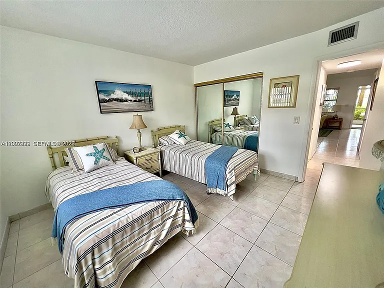 501 Blue Heron Dr #12 — Photo 7