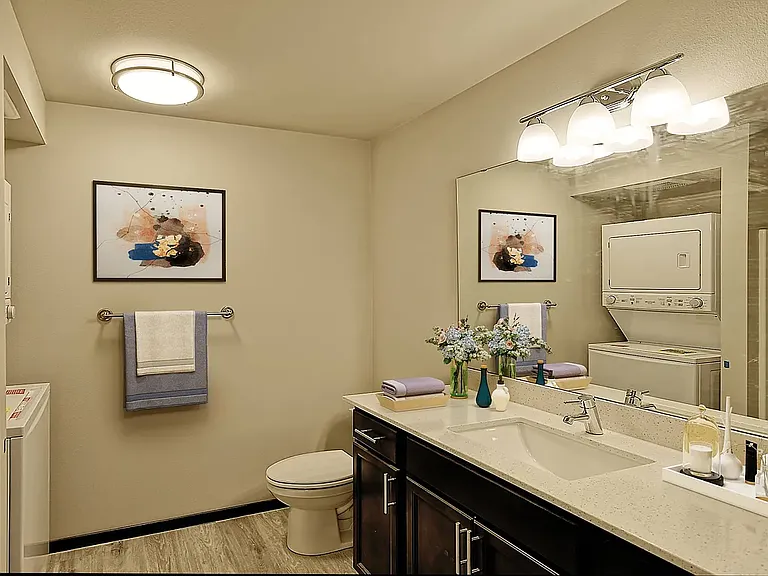 Pacific Pines Apartments — Photo 6