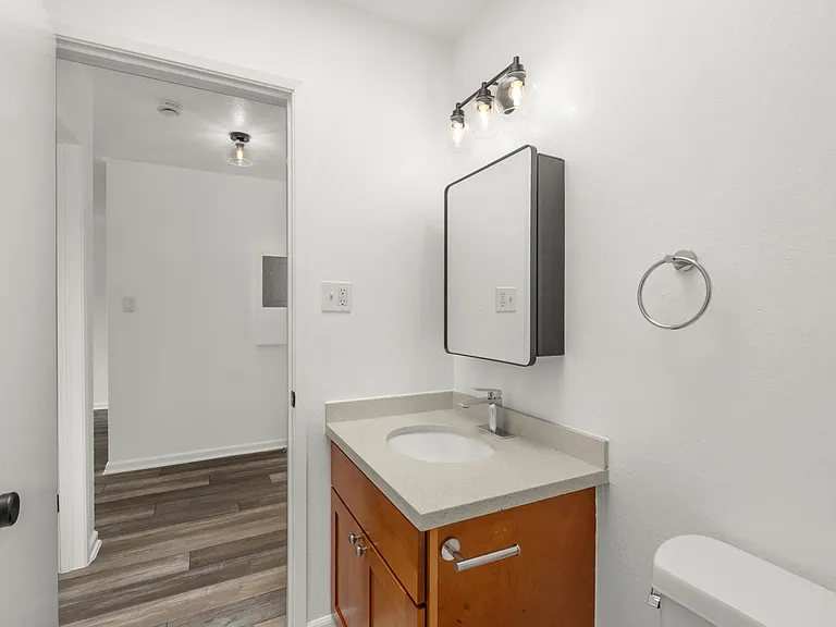 The Edgeworth Apartments — Photo 12