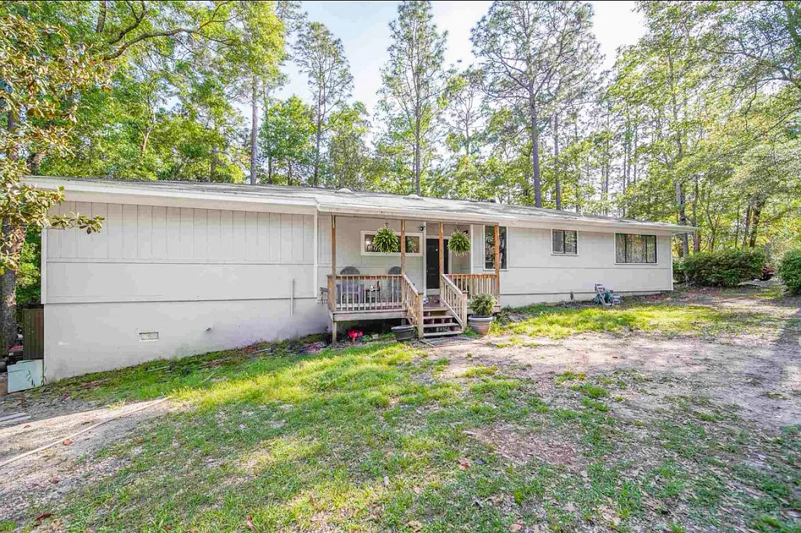 5 bed, 2900 sqft, $2,750 — Photo 1