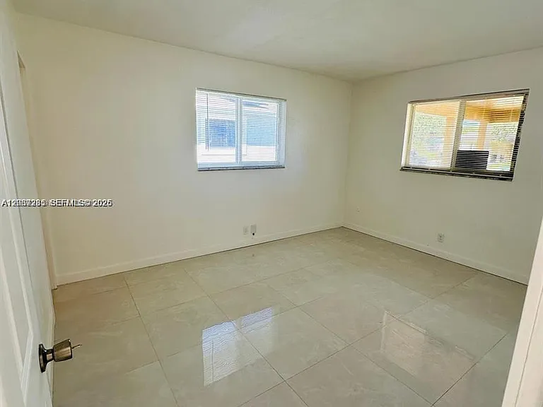 2620 NW 14th Ct — Photo 8