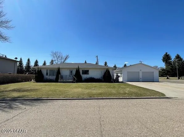 660 4th St S, Edinburg, ND 58227