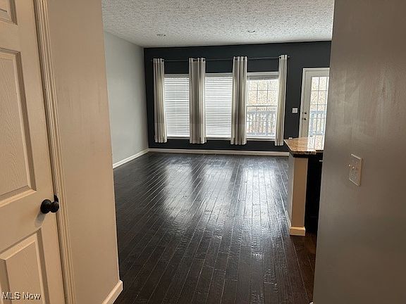 2nd image of 1250 Wellingshire Cir