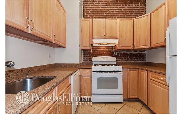 Rented by Douglas Elliman | media 13