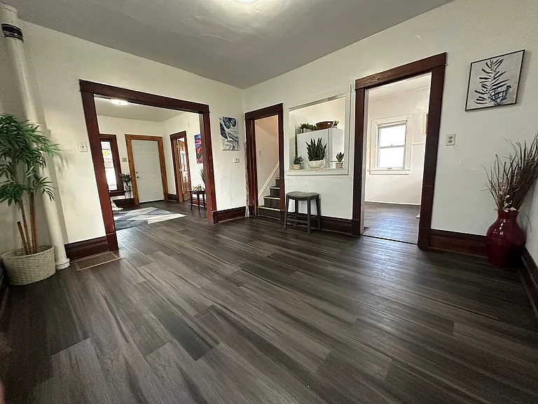 1027 Lincoln St — Photo 18