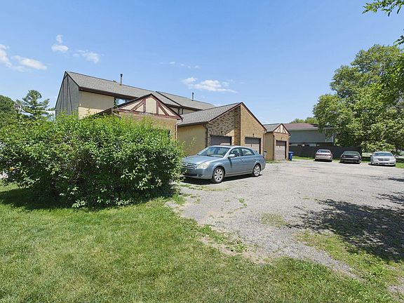 2nd image of 1345 Yorkland Rd