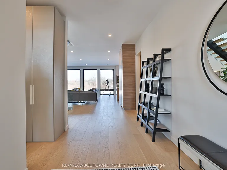 70 Upper Mount Albion Rd — Photo 5