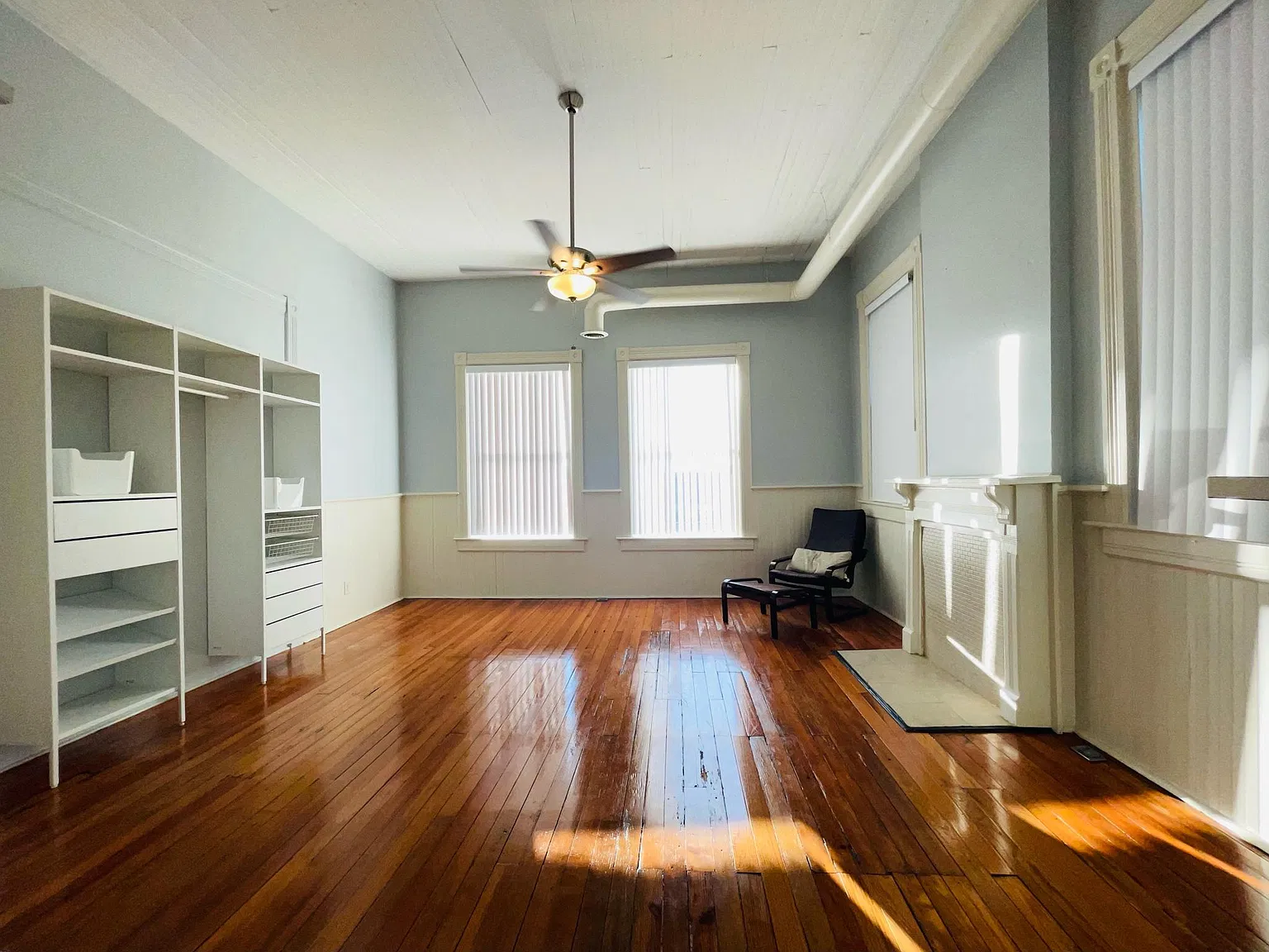 427 S Main St — Photo 1