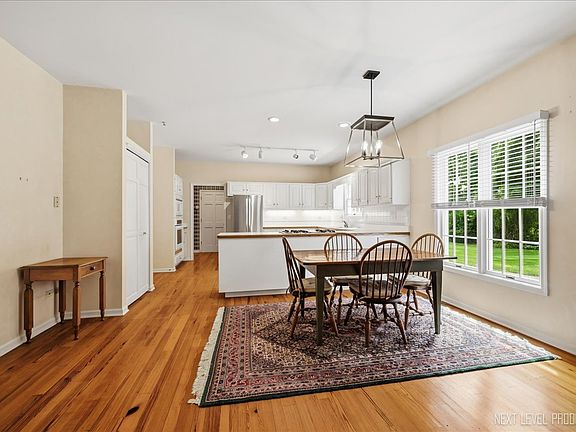 5th image of 501 Pin Oak Ct