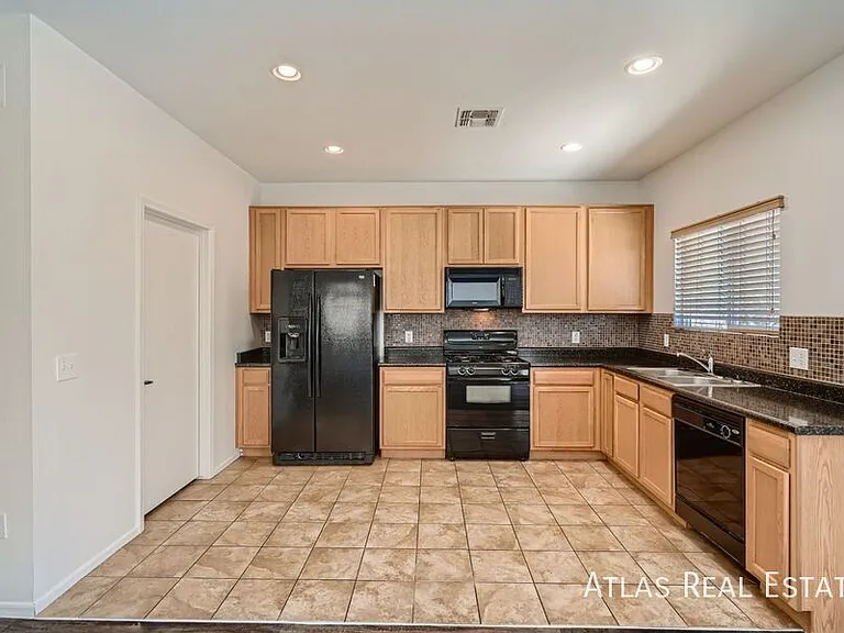 8437 W Green Kingfisher Ln — Photo 7