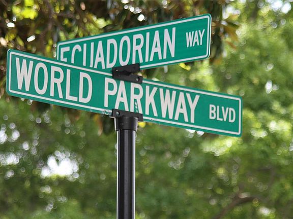 3rd image of 2361 ECUADORIAN WAY #19