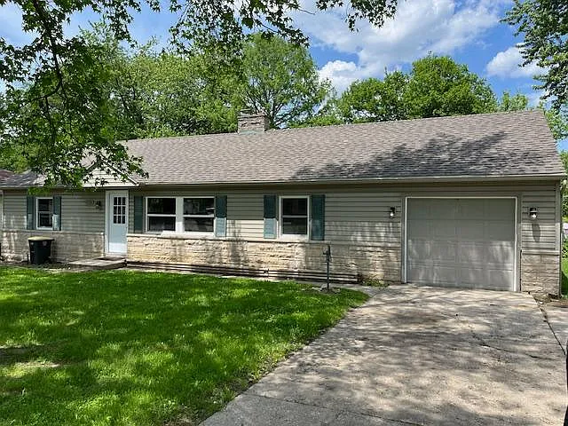 1728 Wayside Dr — Photo 1