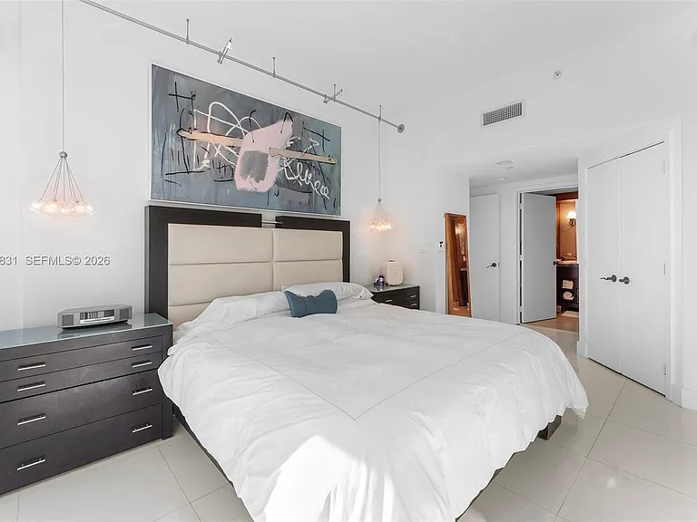 6801 Collins Ave — Photo 34