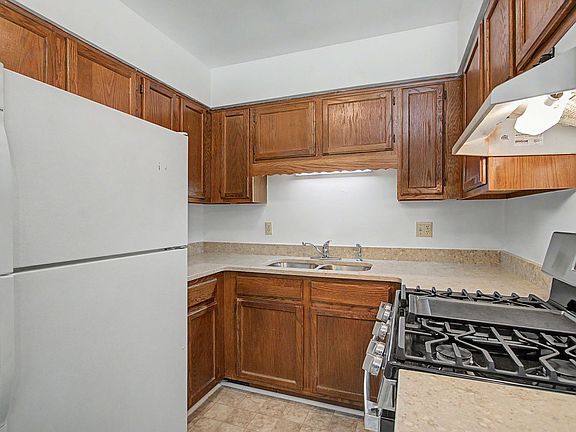 5th image of 15324C Warwick Blvd