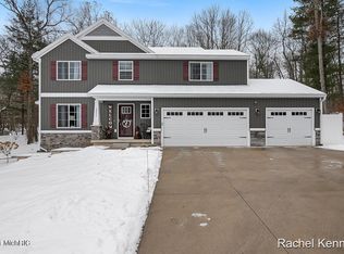 3674 Crowning Edge Ct NE, Cedar Springs, MI 49319