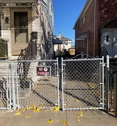 2nd image of 1505 E 54th St
