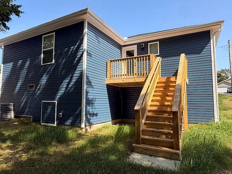 2606 Central St — Photo 12