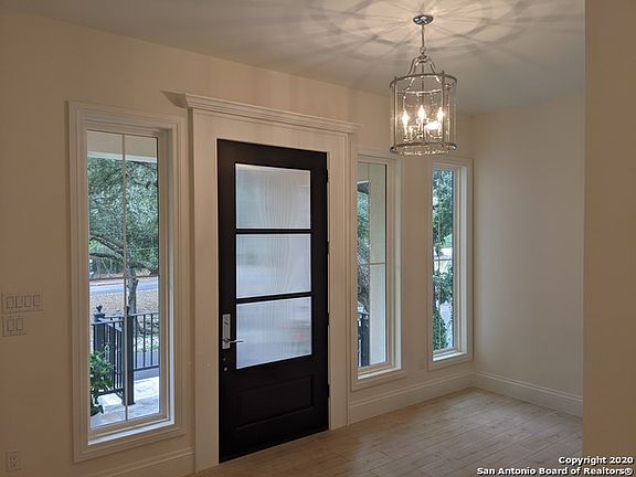 5th image of 212 Alamo Heights Blvd