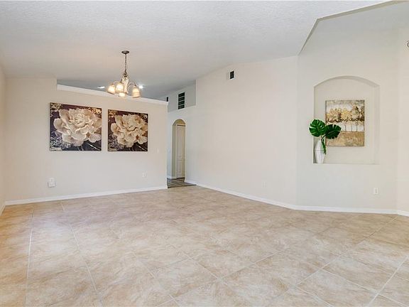 3rd image of 7328 Spandrell Dr