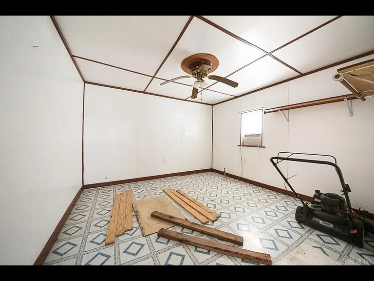 1411 S Highway 161 — Photo 10