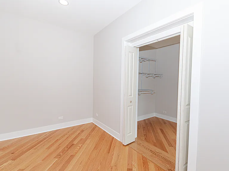 1454 W Fargo Ave #2R — Photo 14