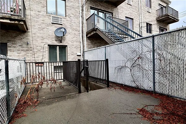 Sold by Remax Edge | media 19