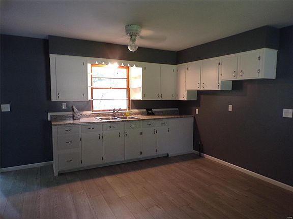 4th image of 37 Grainey Dr
